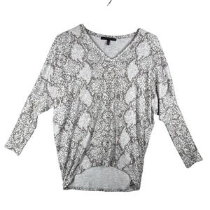 White House Black Market Snakeskin Print V-Neck Dolman Top Lightweight Small‎